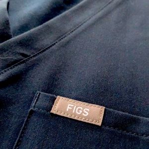 FIGS DARK HARBOR SCRUB SET